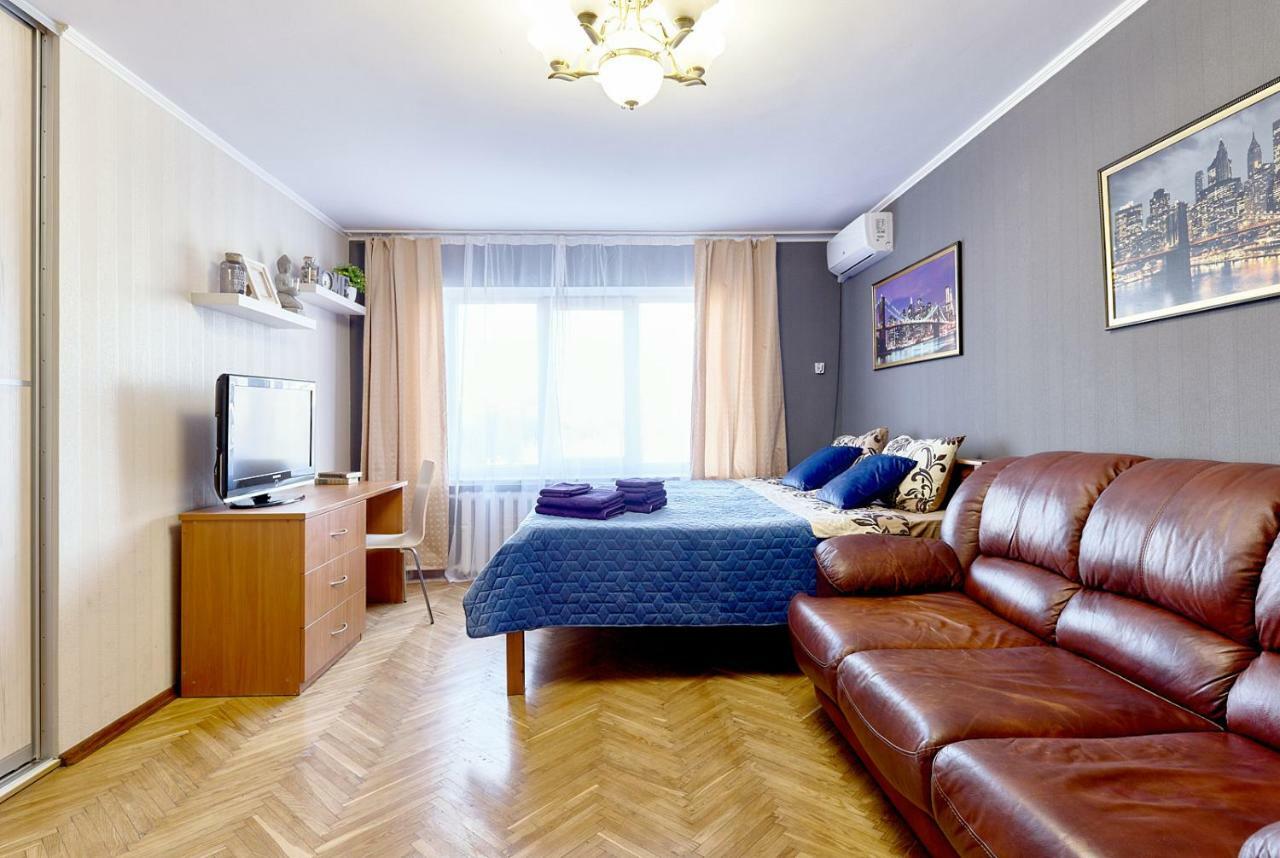 L3-82 Main Street- Modern New Three 3 Separate 3Bedrooms 100 M2 - Central Location, Metro Palace Of Sports - Gulliver Mall, Arena City Kijev Kültér fotó