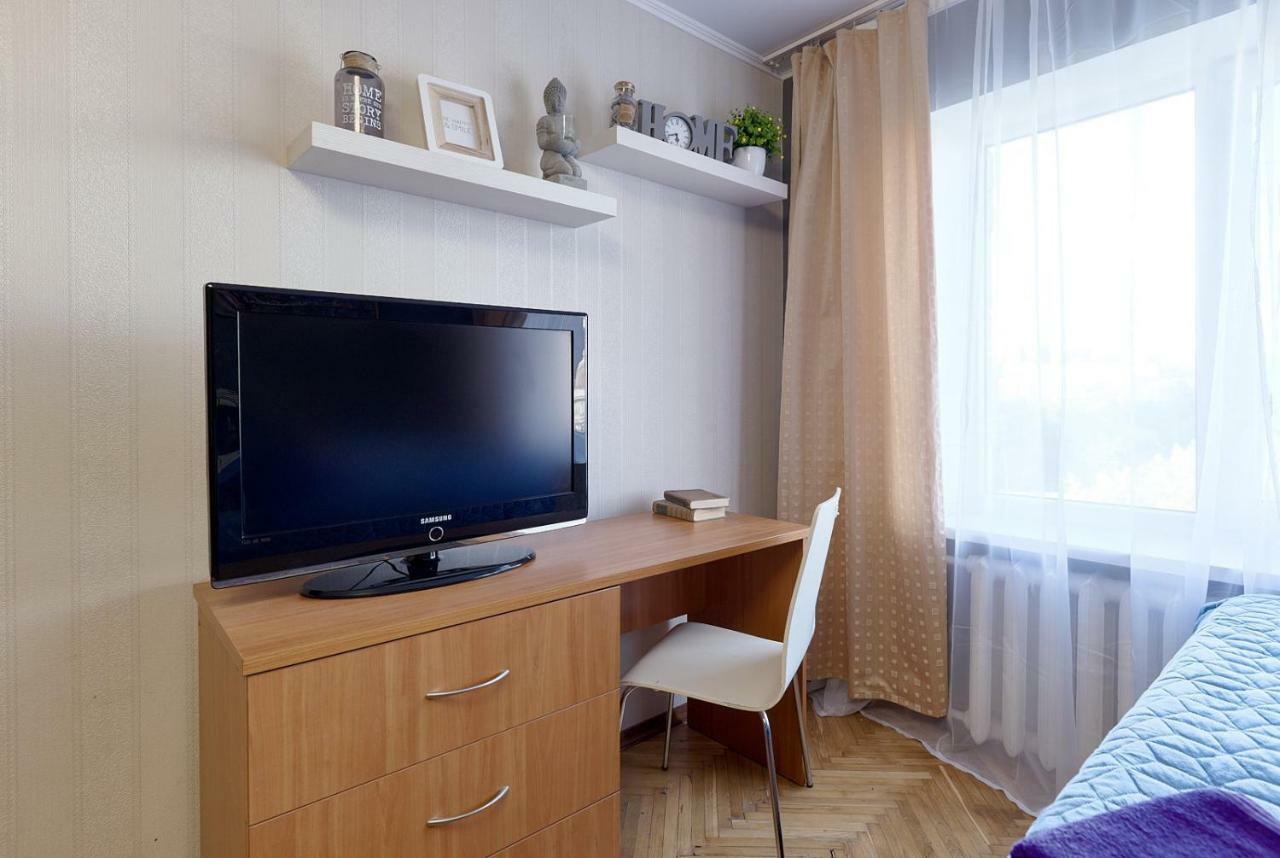 L3-82 Main Street- Modern New Three 3 Separate 3Bedrooms 100 M2 - Central Location, Metro Palace Of Sports - Gulliver Mall, Arena City Kijev Kültér fotó